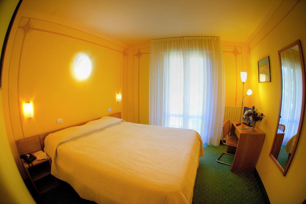 Hotel La Pergola Barga Exterior photo