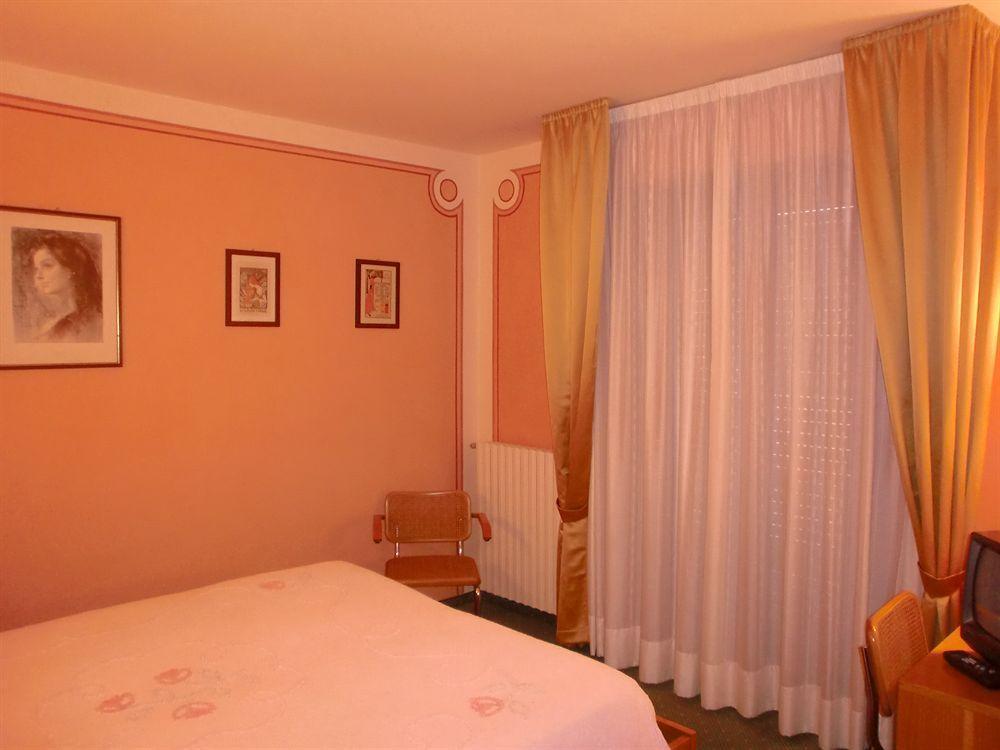 Hotel La Pergola Barga Exterior photo