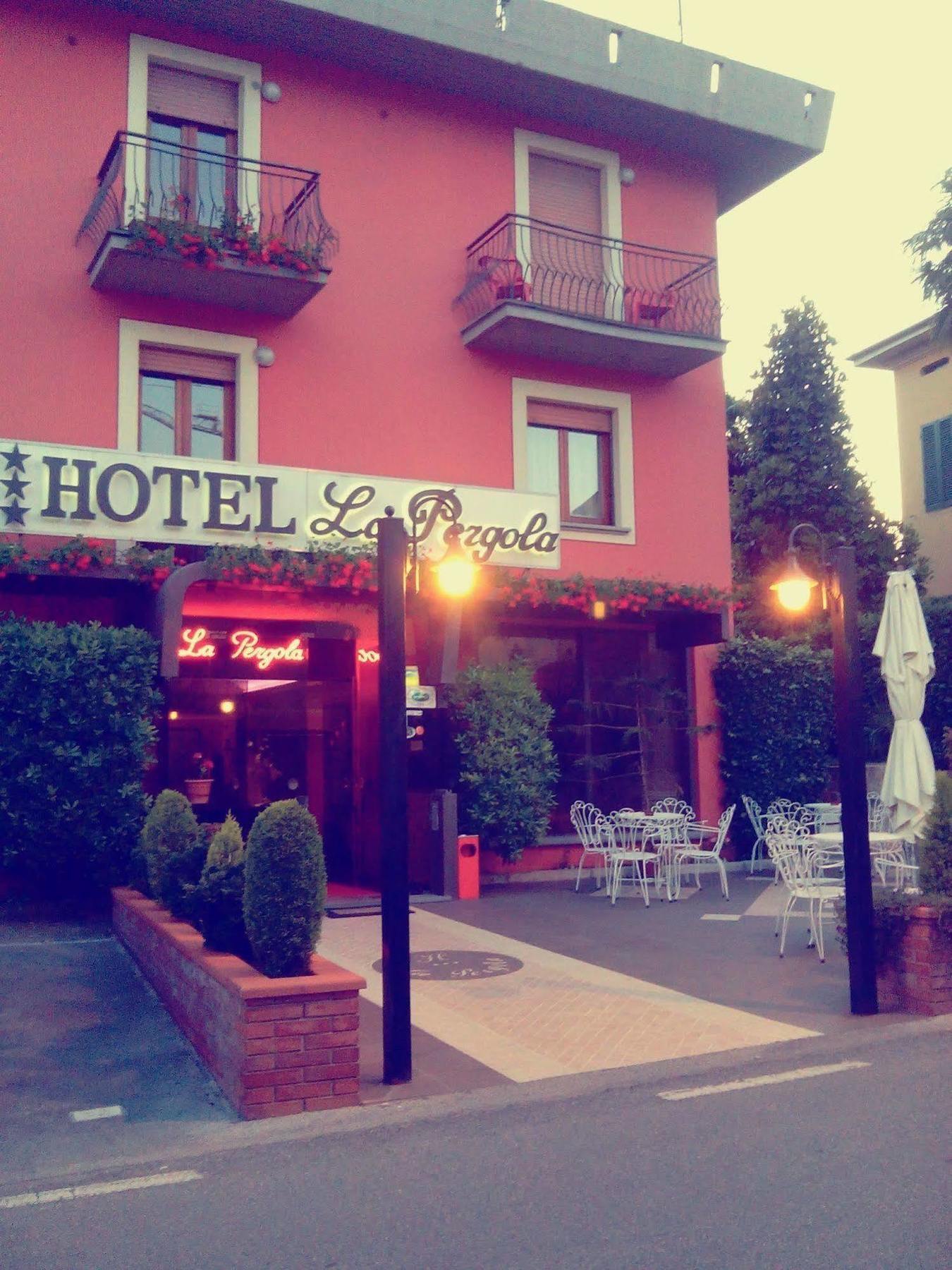 Hotel La Pergola Barga Exterior photo