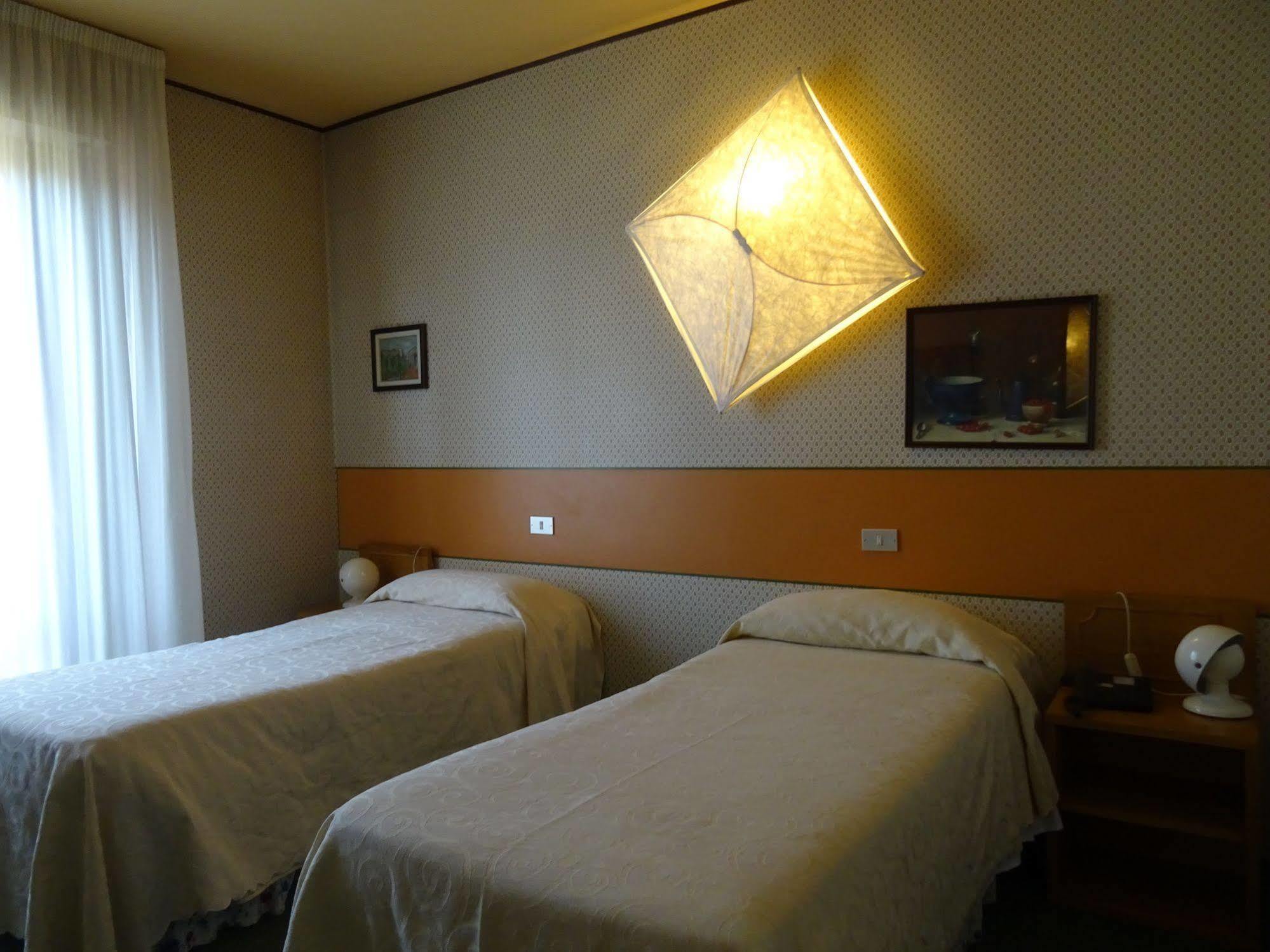 Hotel La Pergola Barga Exterior photo