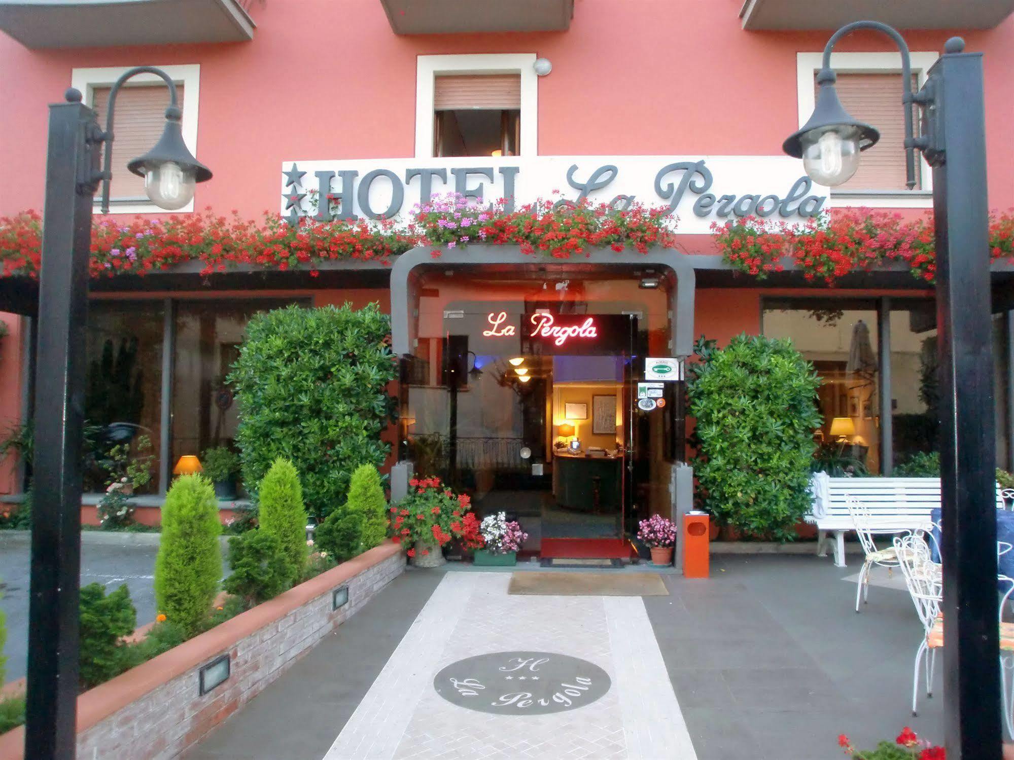 Hotel La Pergola Barga Exterior photo