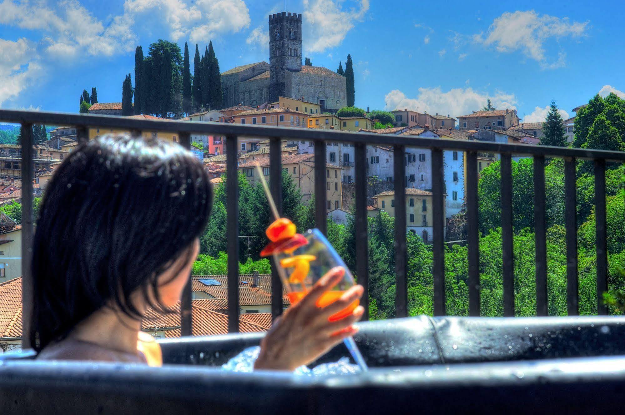 Hotel La Pergola Barga Exterior photo