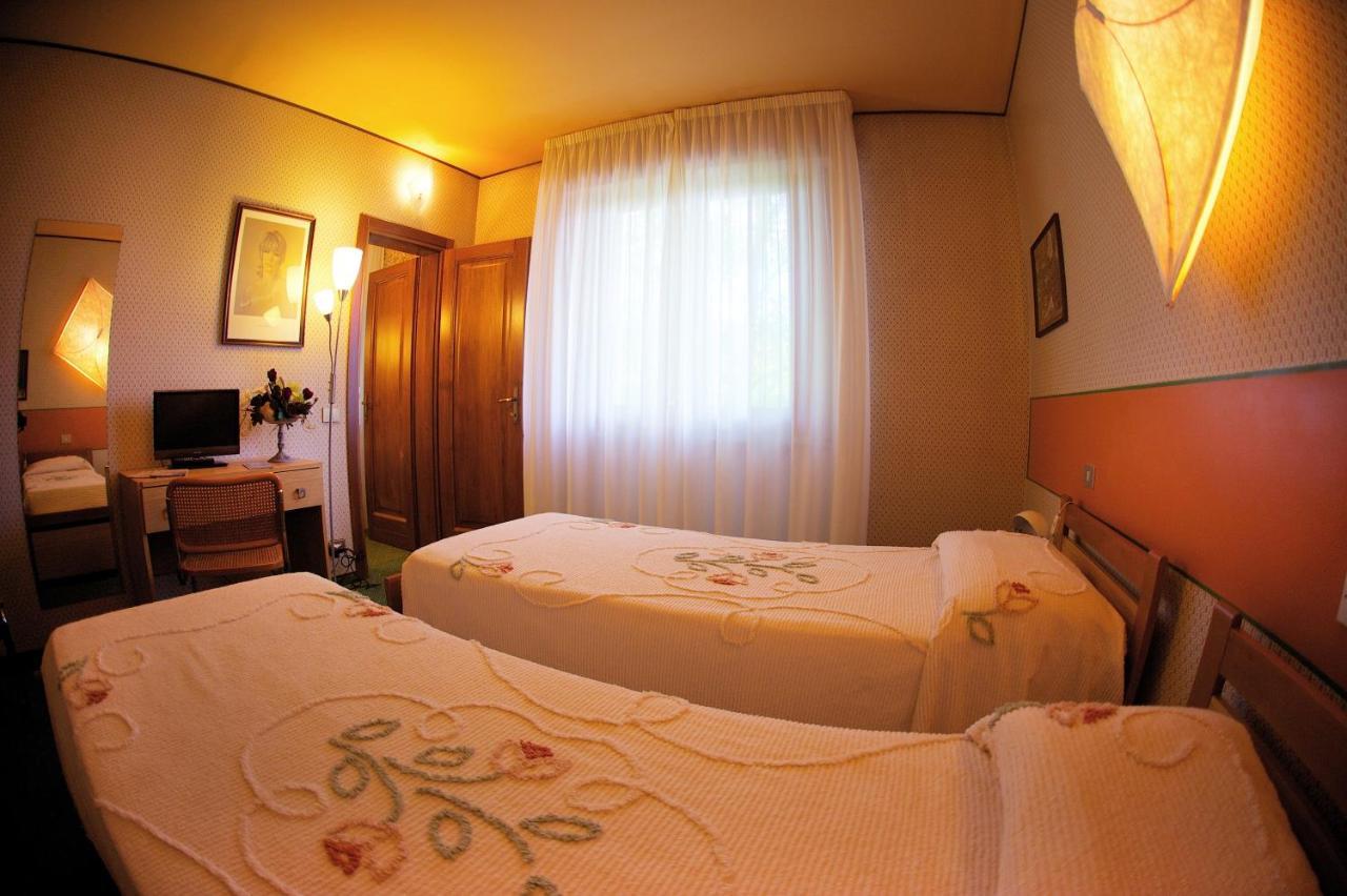 Hotel La Pergola Barga Exterior photo